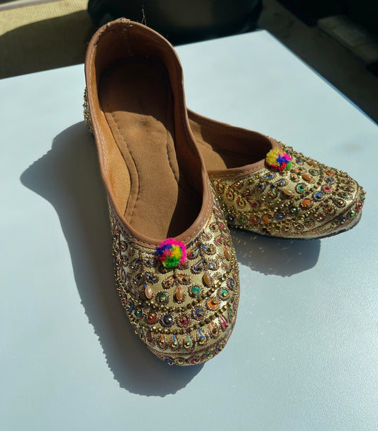 Traditional Indian | Punjabi | Pakistani Ethnic Jutti Womens Flat shoe Wedding Dancing Flats Handmade Beige Multicolor